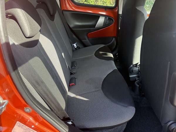 Used Toyota AYGO 2013 for sale - 76242895: Photo 11