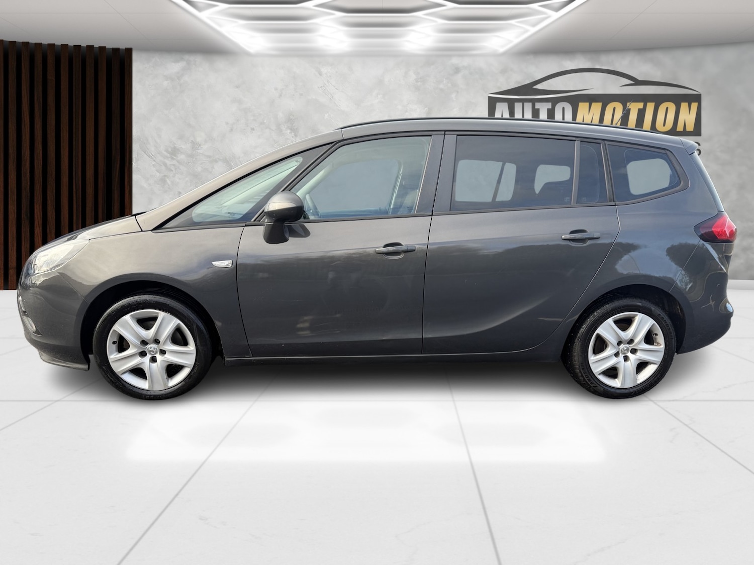 Used Vauxhall Zafira Tourer 2015 for sale - 76439838: Photo 4