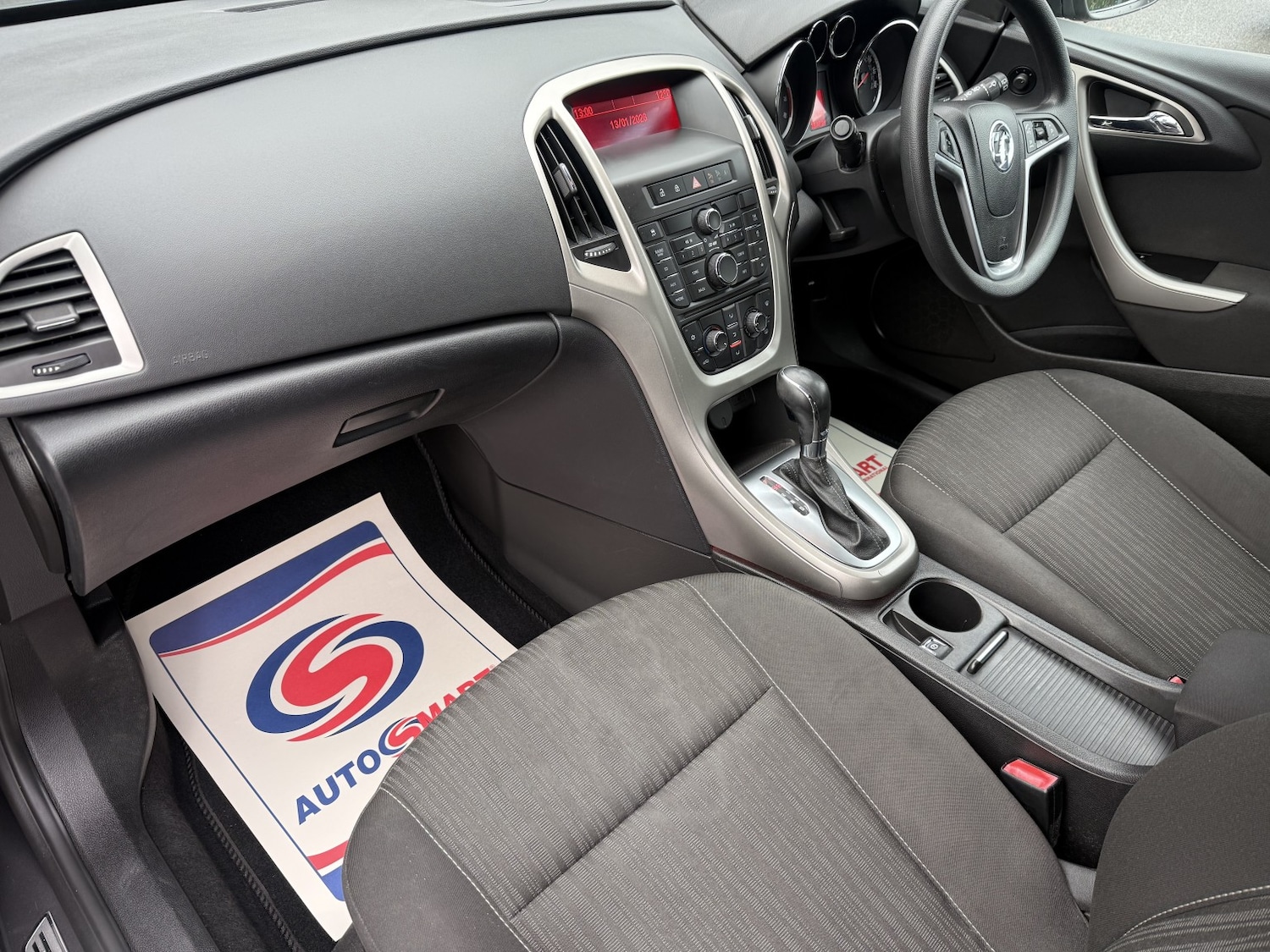 Used Vauxhall Astra 2011 for sale - 77189204: Photo 11