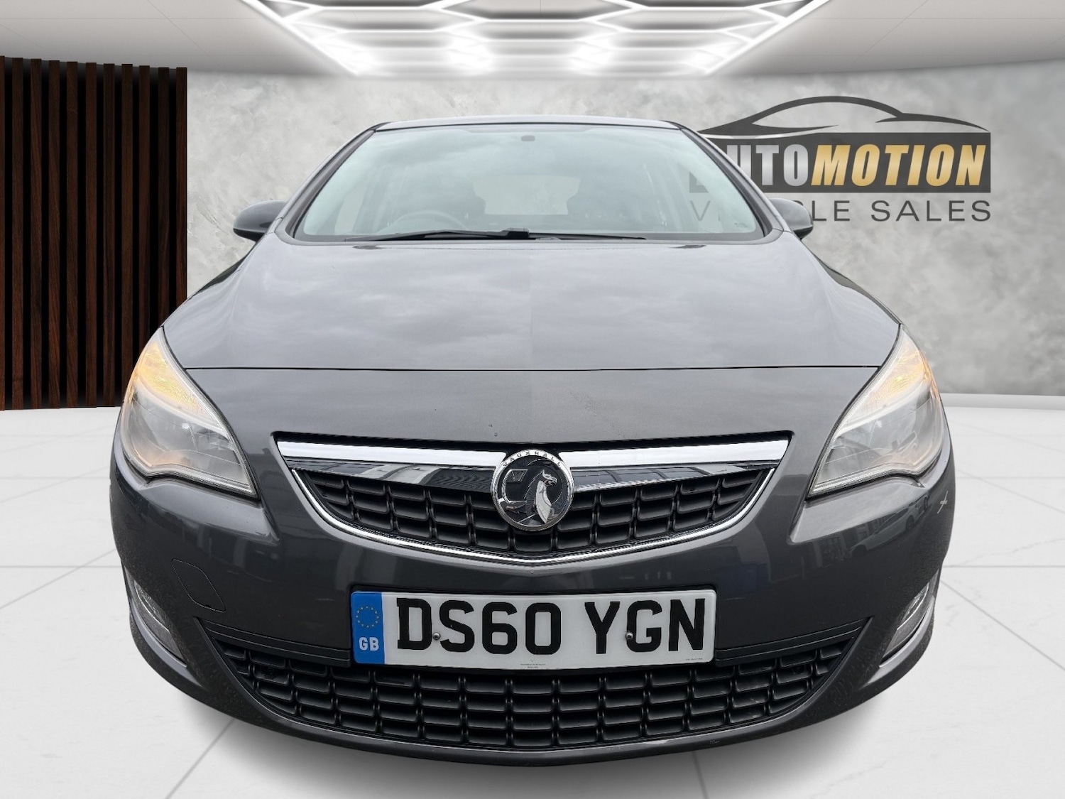 Used Vauxhall Astra 2011 for sale - 77189204: Photo 2