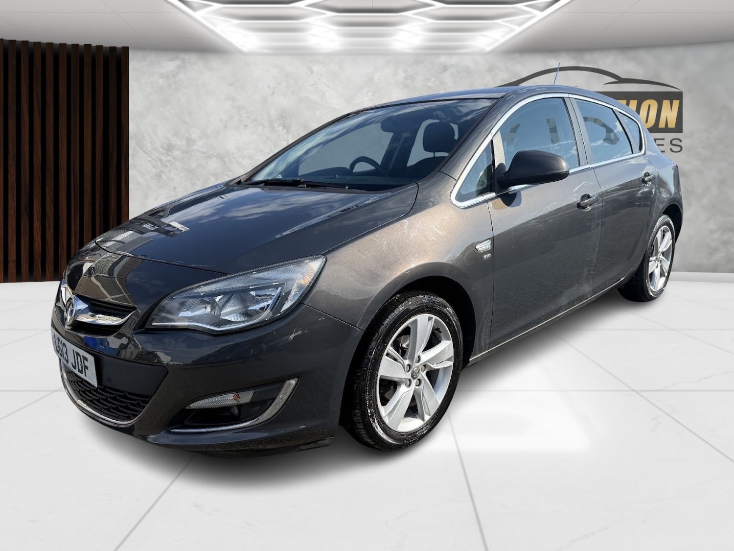 Used Vauxhall Astra 2013 for sale - 78031759: Photo 3