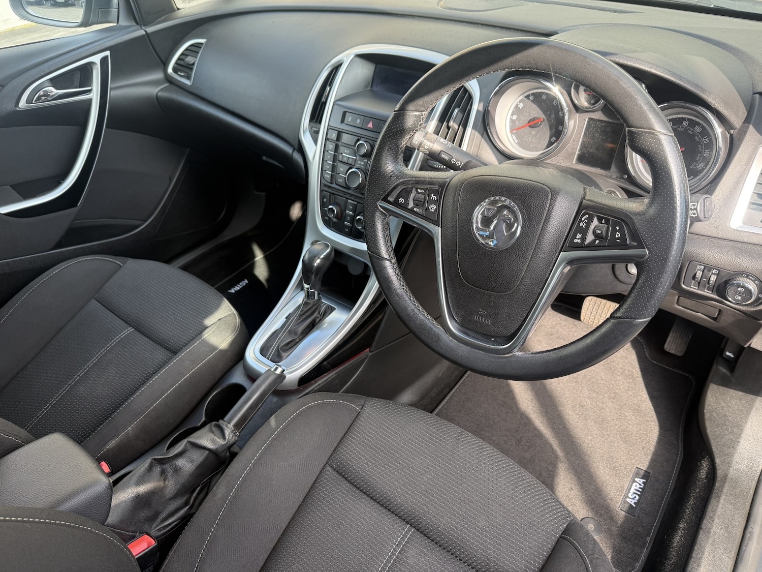 Used Vauxhall Astra 2013 for sale - 78031759: Photo 9