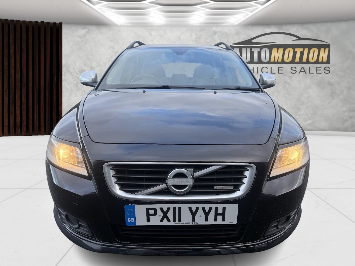 Used Volvo V50 2011 for sale - 76848692: Photo 2