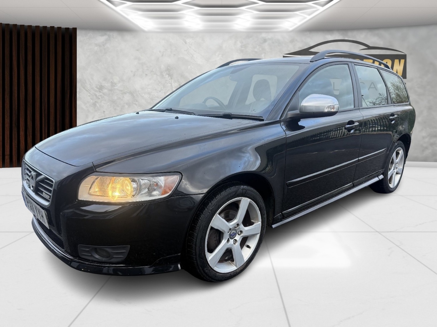 Used Volvo V50 2011 for sale - 76848692: Photo 3