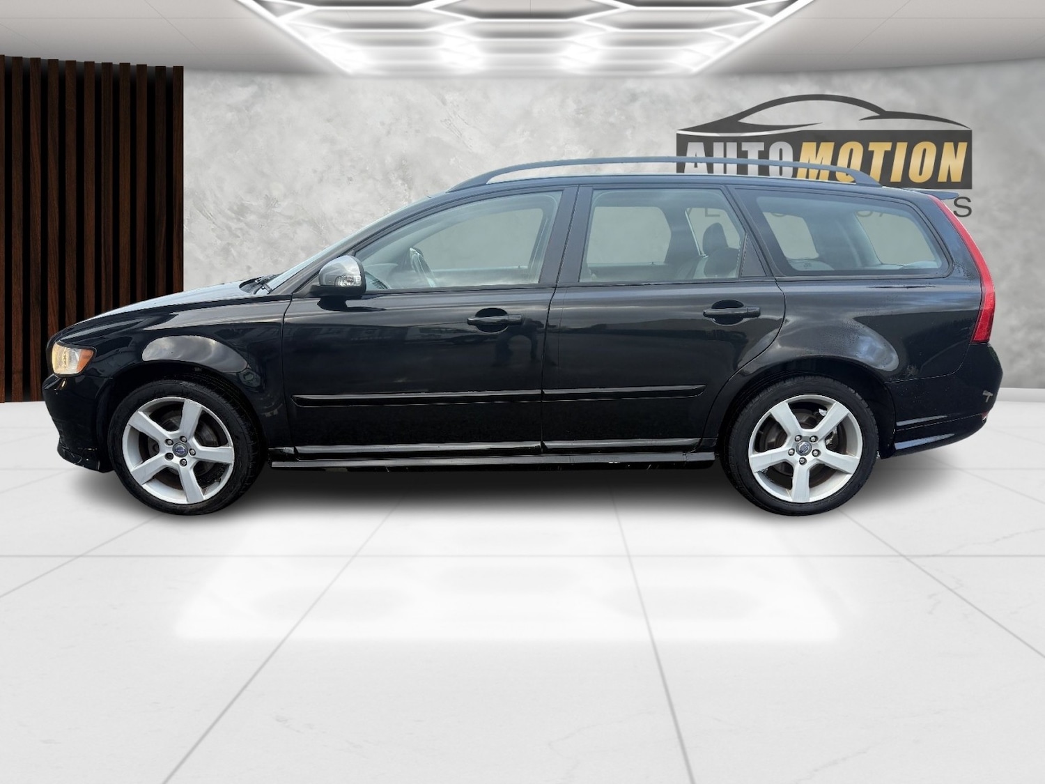 Used Volvo V50 2011 for sale - 76848692: Photo 4