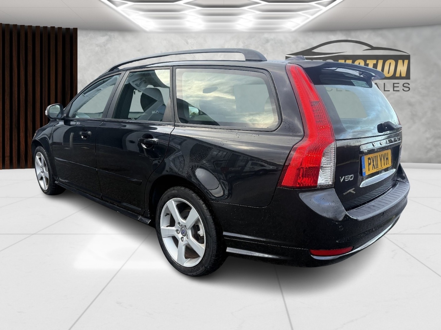 Used Volvo V50 2011 for sale - 76848692: Photo 5
