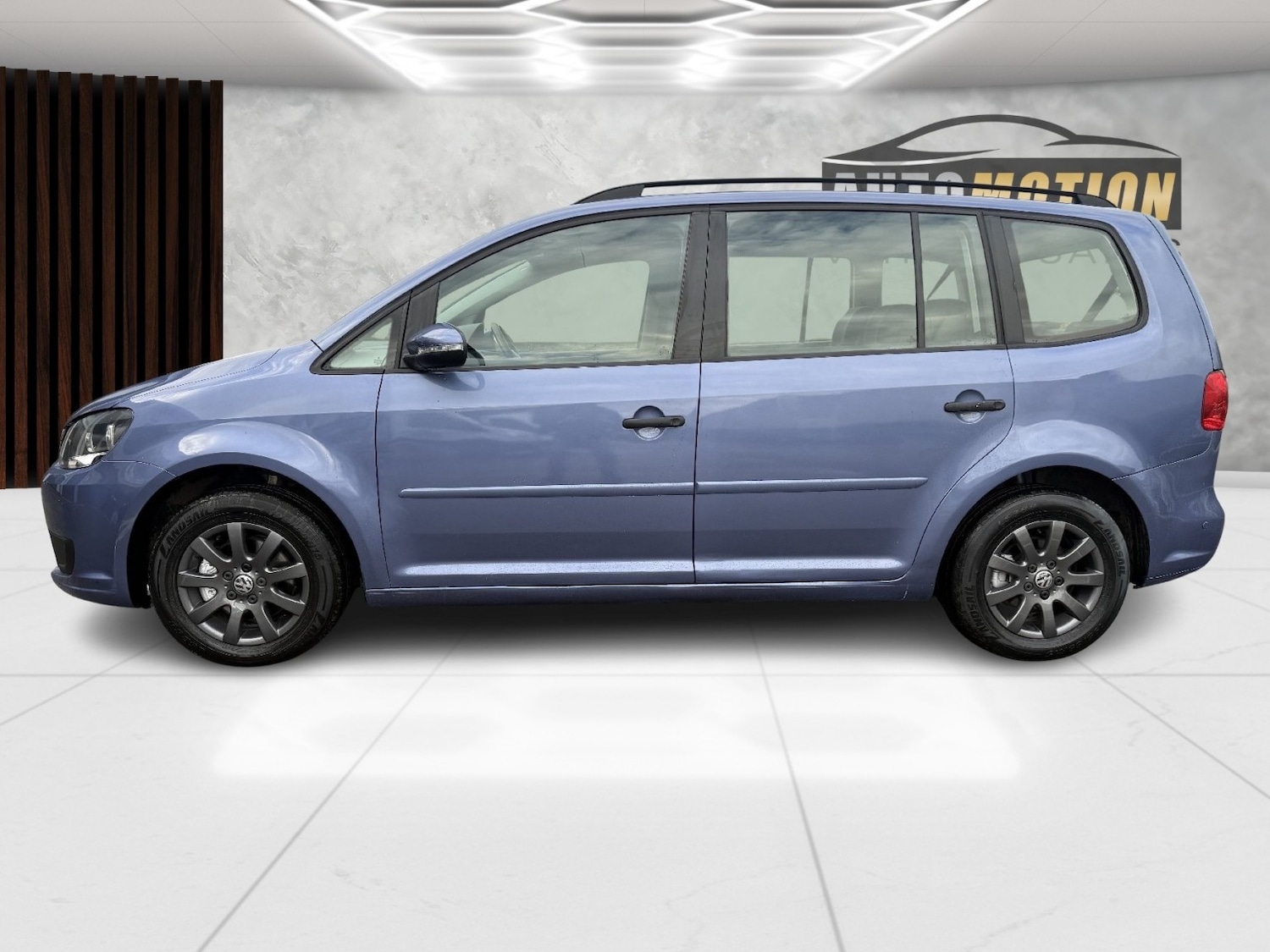 Used Volkswagen Touran 2011 for sale - 76666166: Photo 4