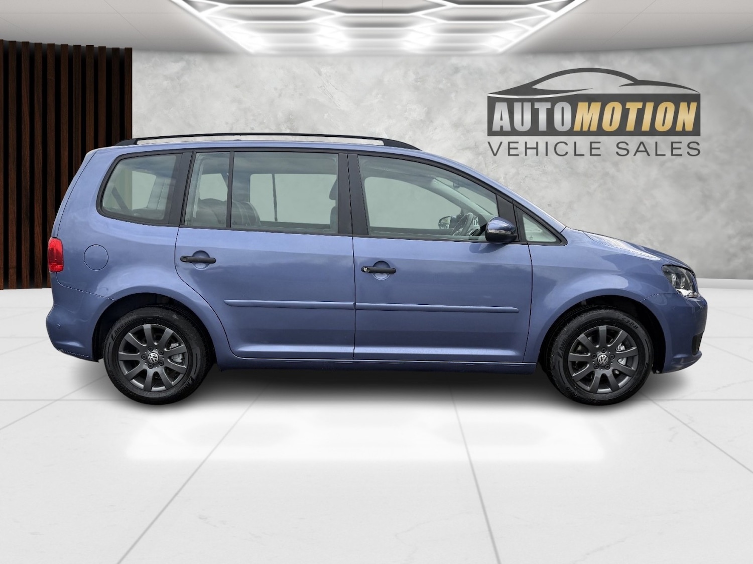Used Volkswagen Touran 2011 for sale - 76666166: Photo 8