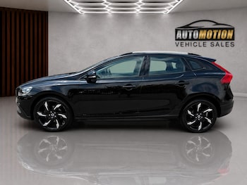 Used Volvo V40 Cross Country 2015 for sale - 79023840: Photo