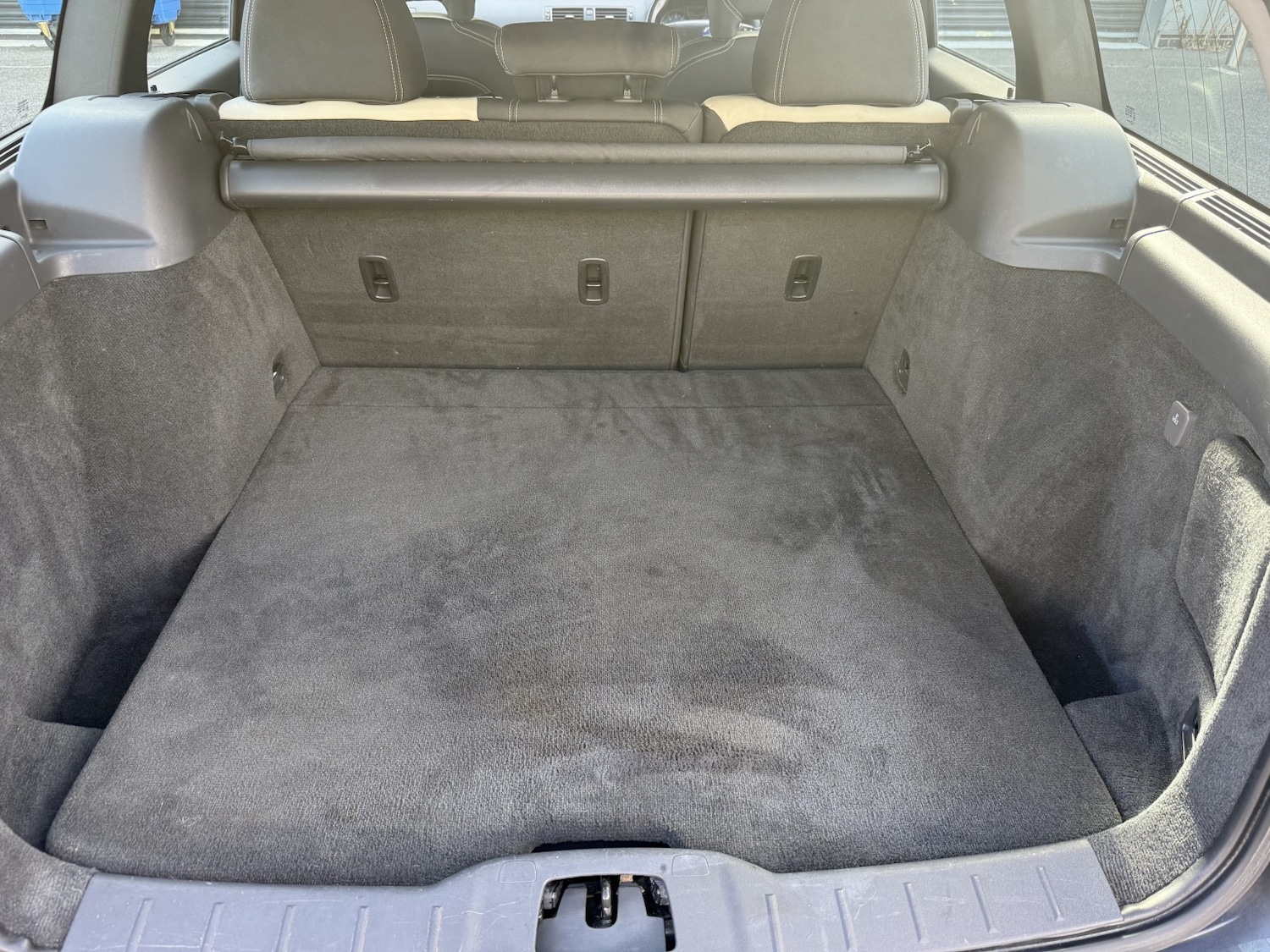 Used Volvo V50 2012 for sale - 76625385: Photo 12