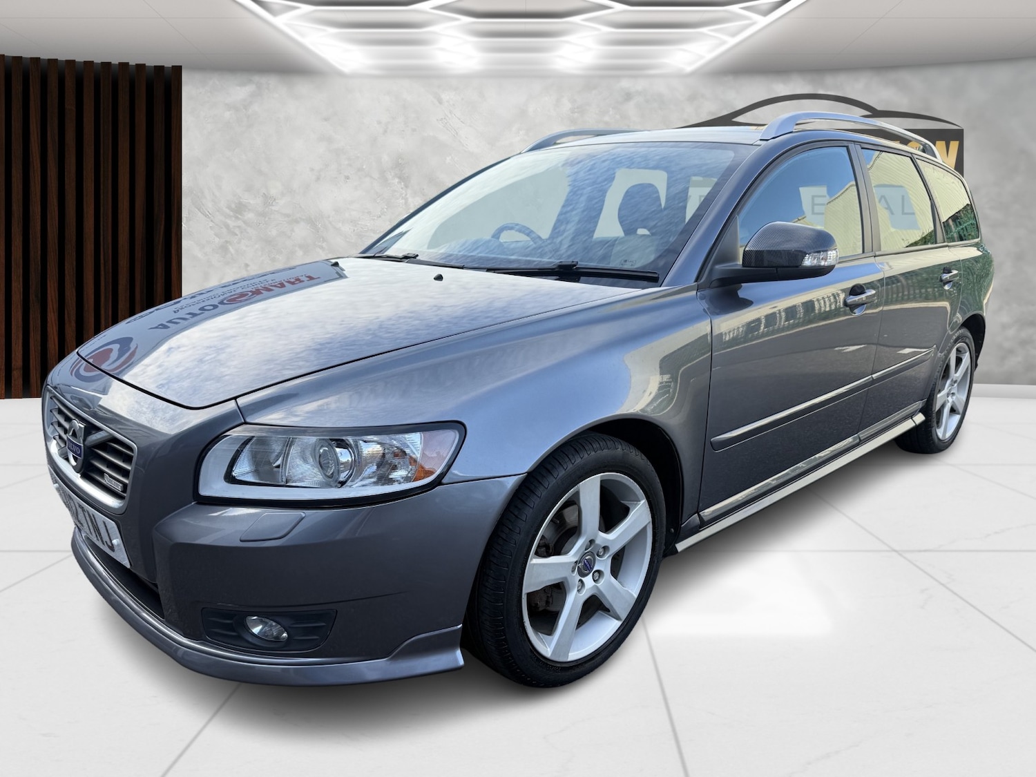 Used Volvo V50 2012 for sale - 76625385: Photo 3