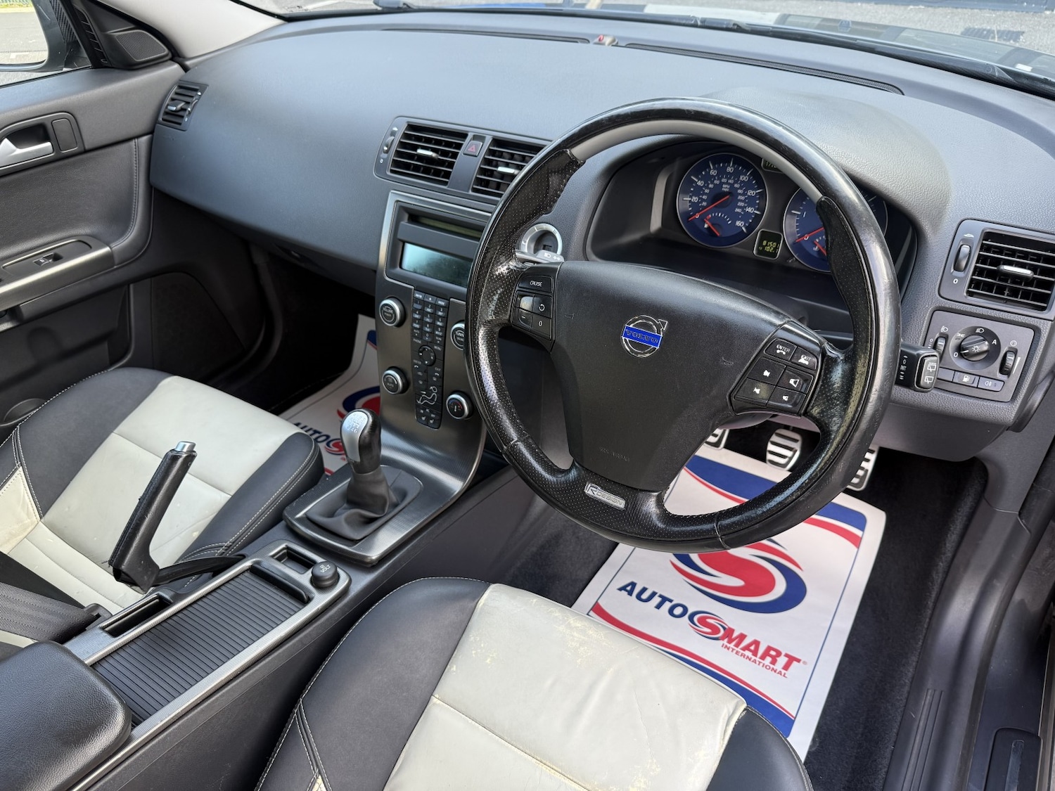 Used Volvo V50 2012 for sale - 76625385: Photo 8