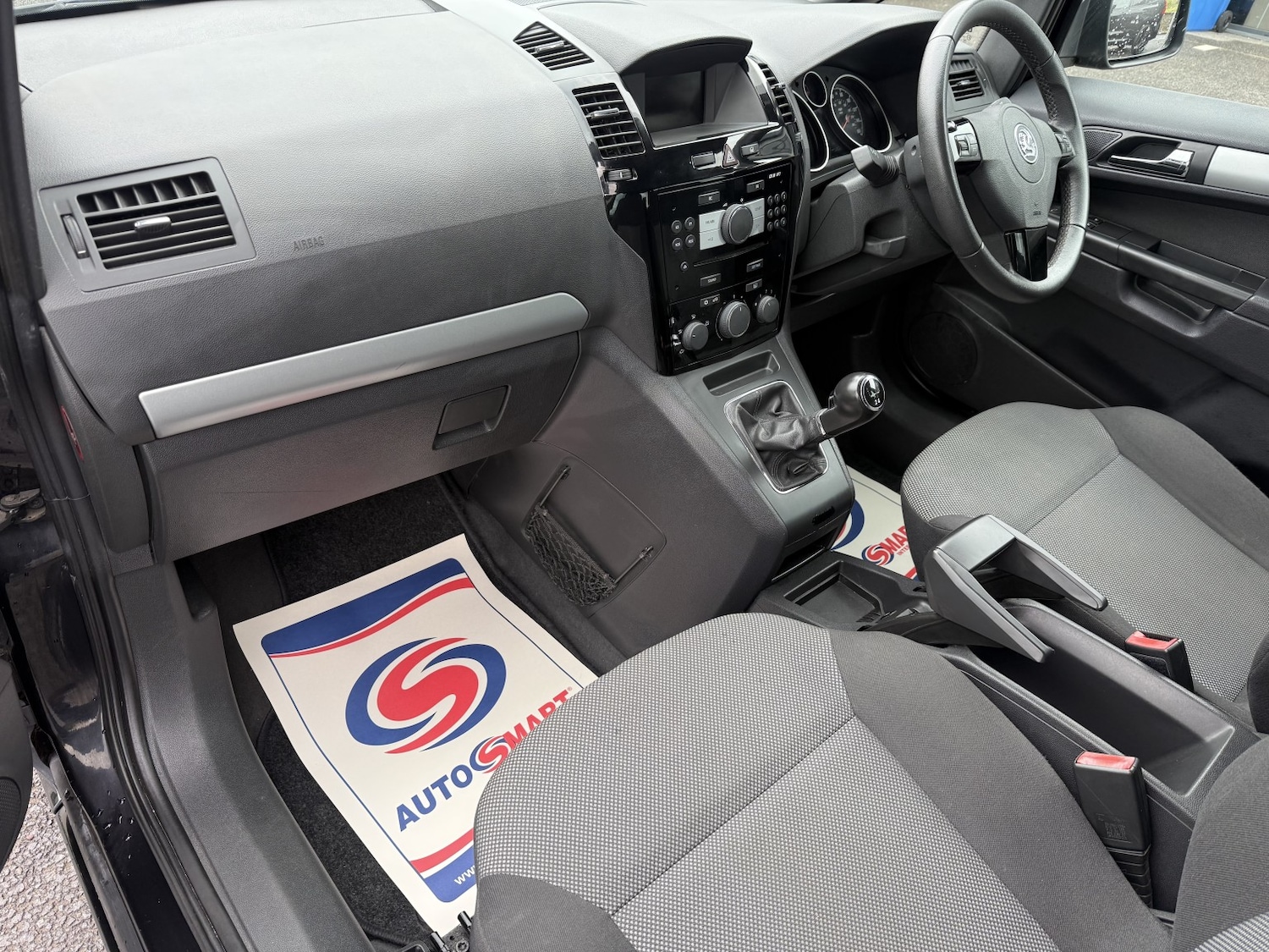 Used Vauxhall Zafira 2010 for sale - 78209940: Photo 8