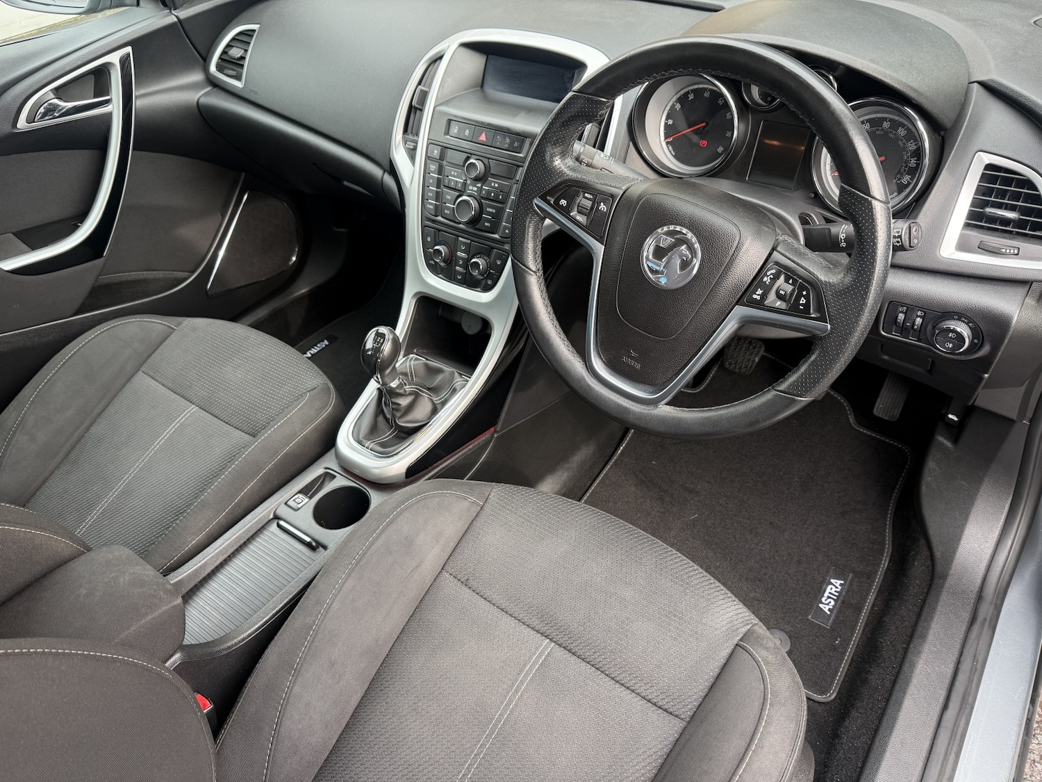 Used Vauxhall Astra 2012 for sale - 77584520: Photo 9