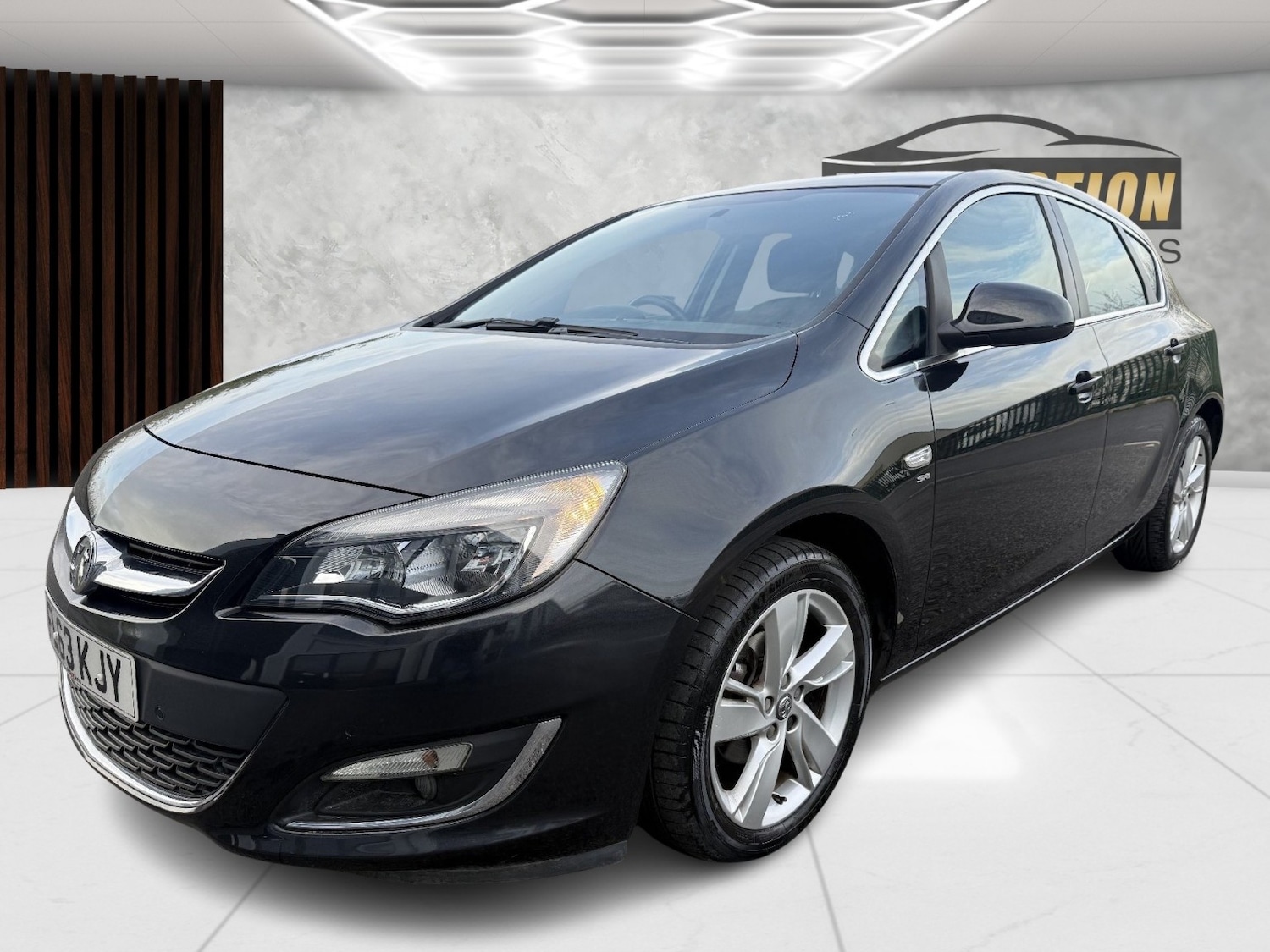 Used Vauxhall Astra 2013 for sale - 78038915: Photo 3