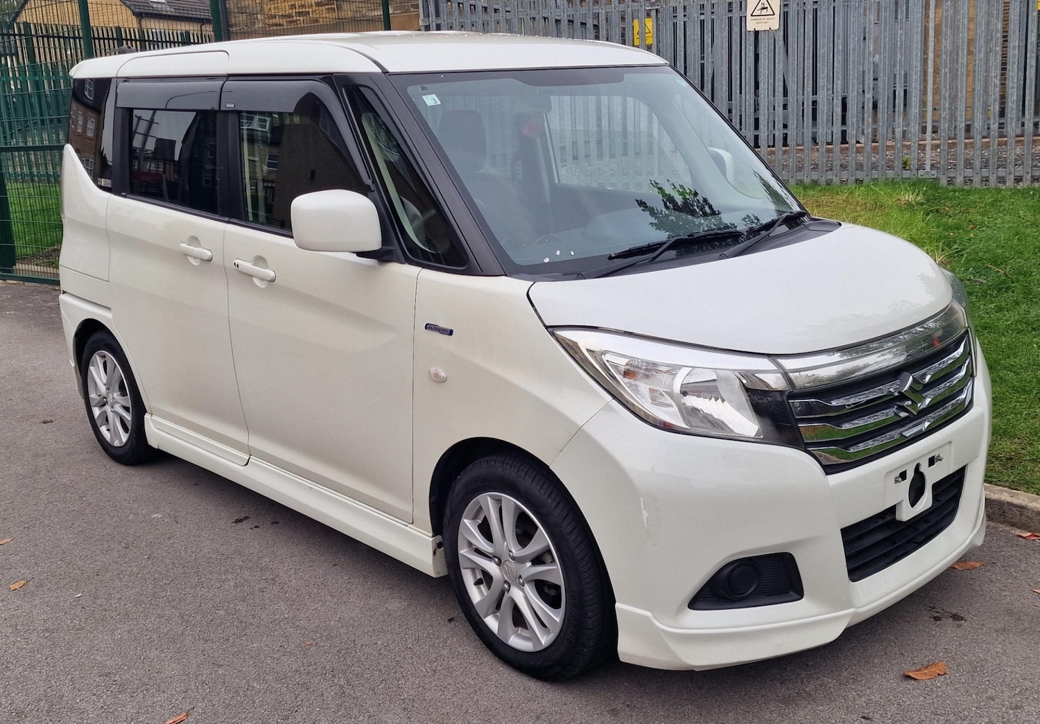 Used Suzuki Swift 2015 for sale - 76196953: Photo 3