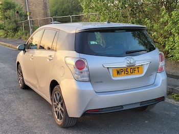 Used Toyota Verso 2015 for sale - 76268795: Photo