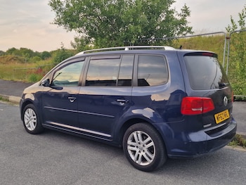 Used Volkswagen Touran 2012 for sale - 75937773: Photo