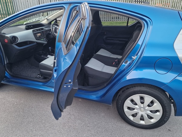 Used Toyota Aqua 2014 for sale - 75400438: Photo 15