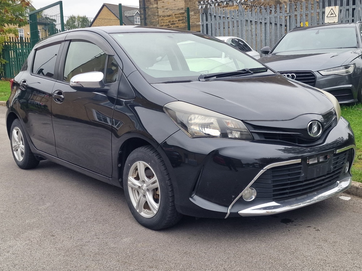Used Toyota Yaris 2014 for sale - 76268718: Photo 17