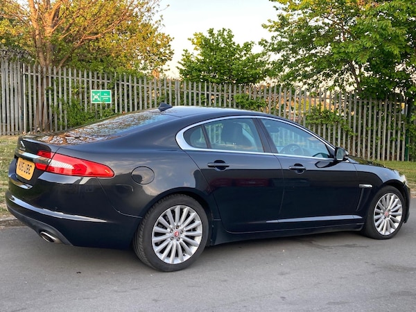 Used Jaguar XF 2015 for sale - 74872891: Photo 6