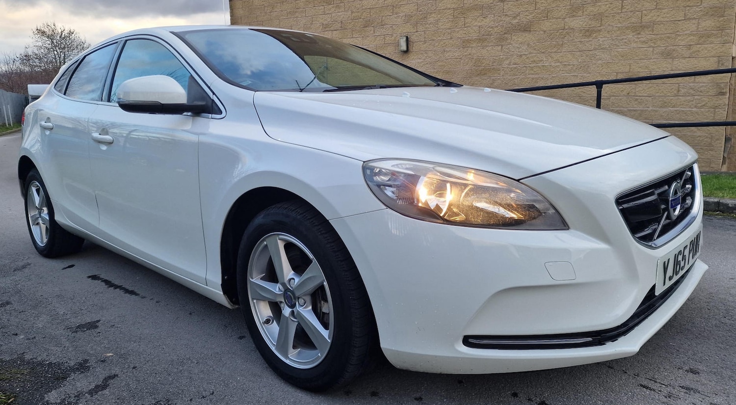 Used Volvo V40 2015 for sale - 77315512: Photo 10