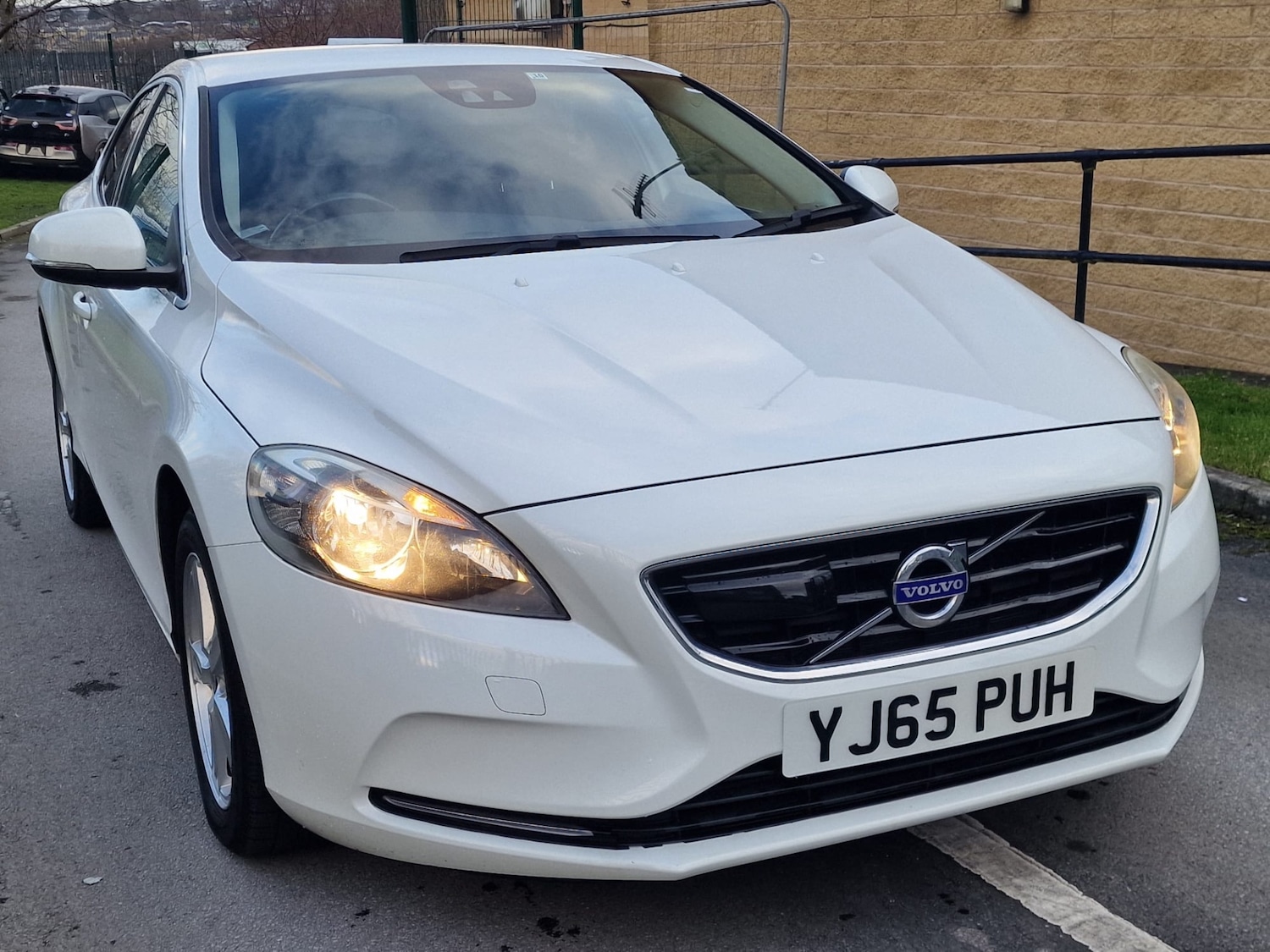 Used Volvo V40 2015 for sale - 77315512: Photo 11