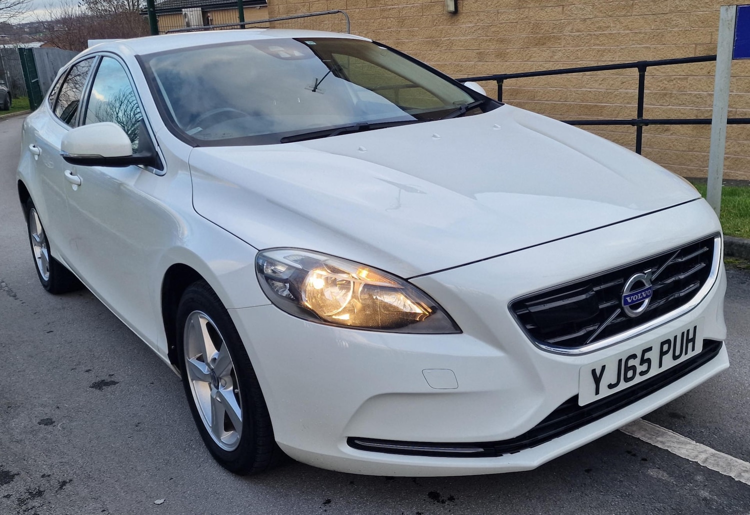 Used Volvo V40 2015 for sale - 77315512: Photo 12