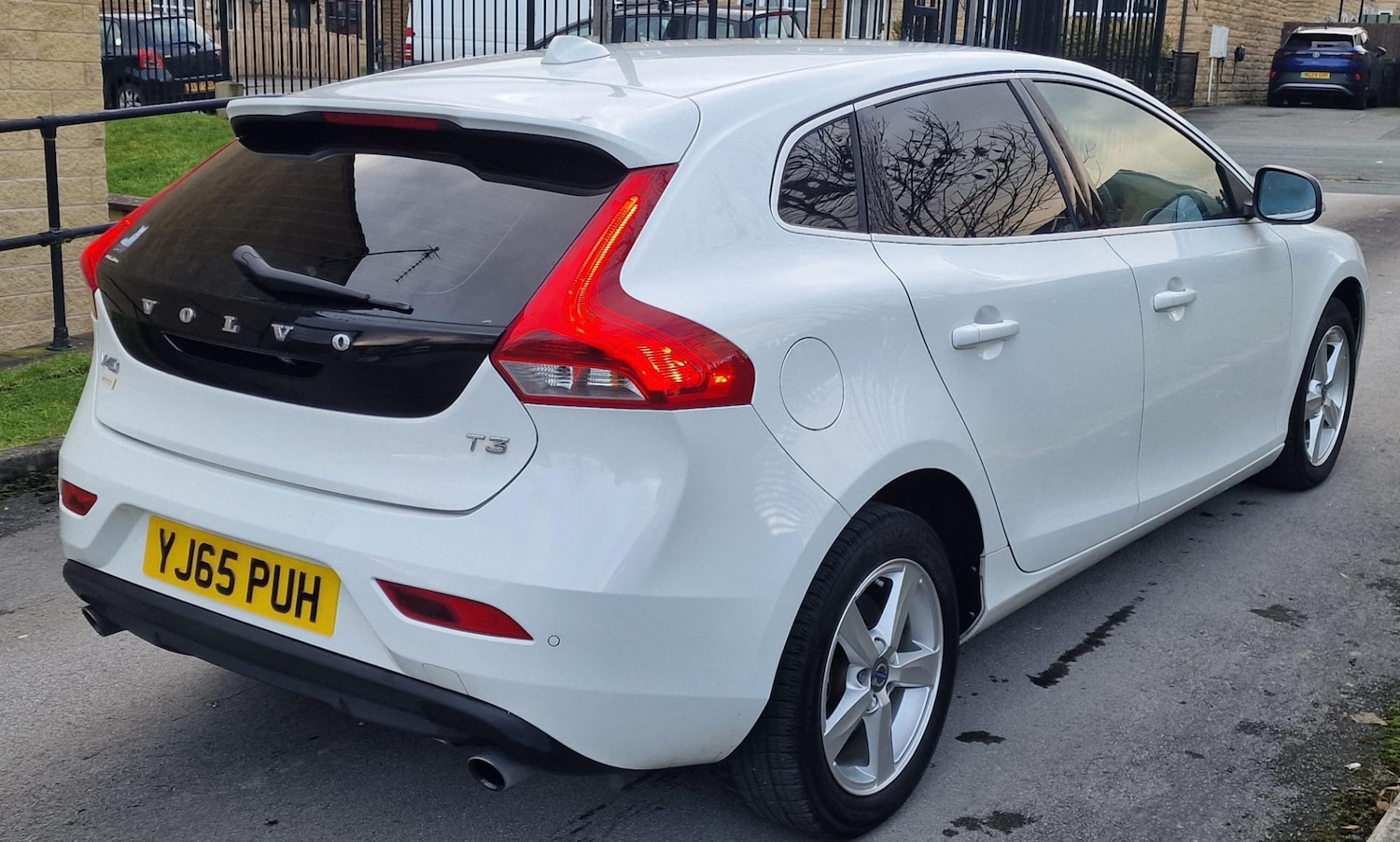 Used Volvo V40 2015 for sale - 77315512: Photo 18