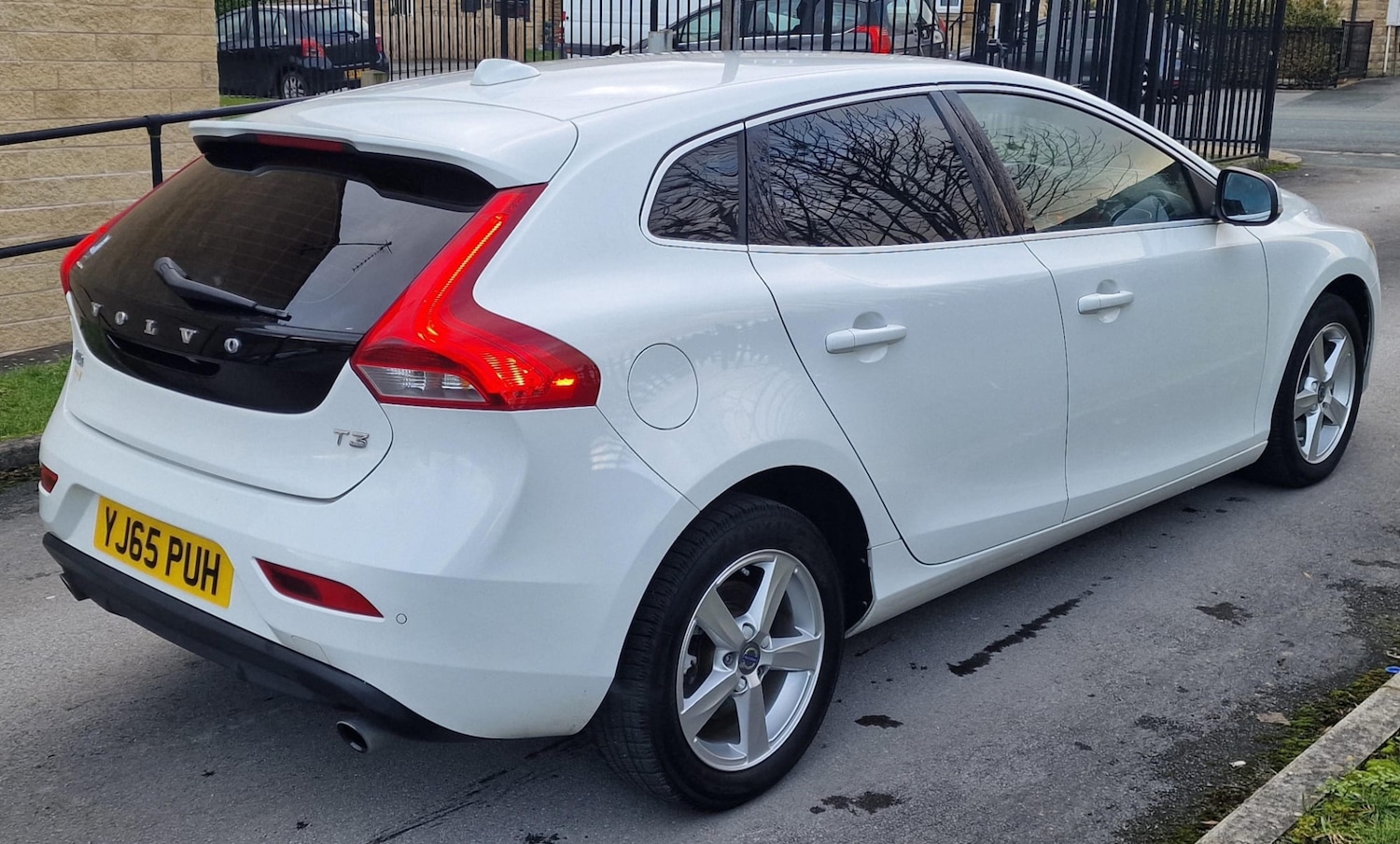 Used Volvo V40 2015 for sale - 77315512: Photo 19