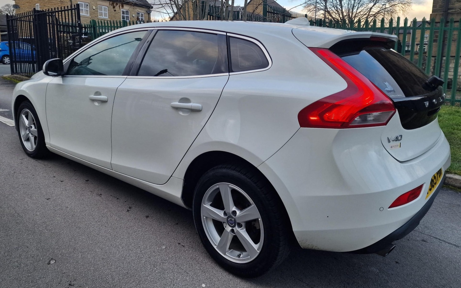Used Volvo V40 2015 for sale - 77315512: Photo 3