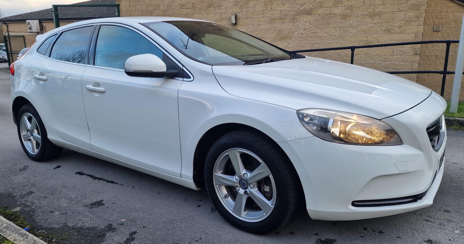 Used Volvo V40 2015 for sale - 77315512: Photo 9