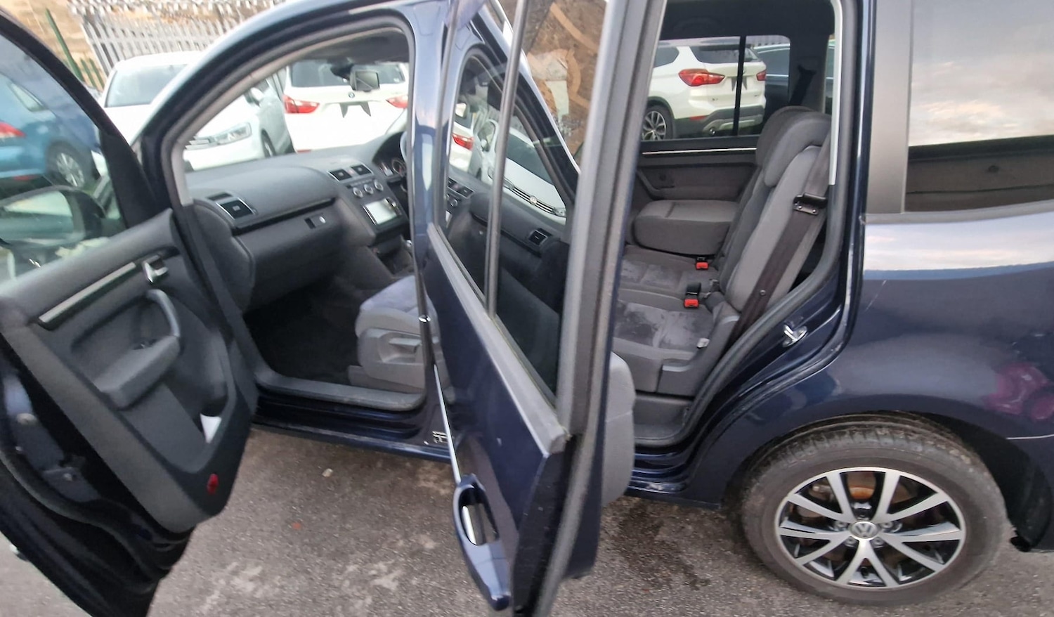 Used Volkswagen Touran 2014 for sale - 74871482: Photo 50