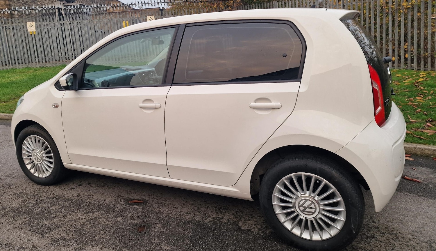 Used Volkswagen up! 2015 for sale - 76497118: Photo 10