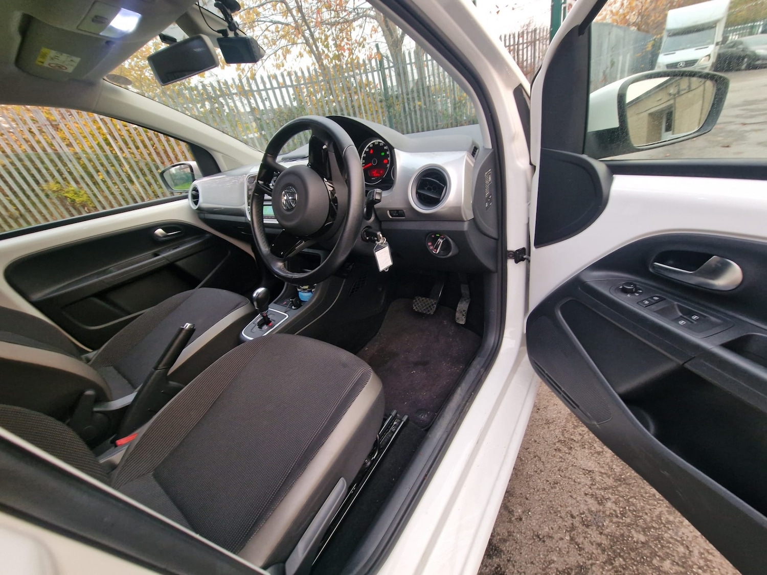 Used Volkswagen up! 2015 for sale - 76497118: Photo 13