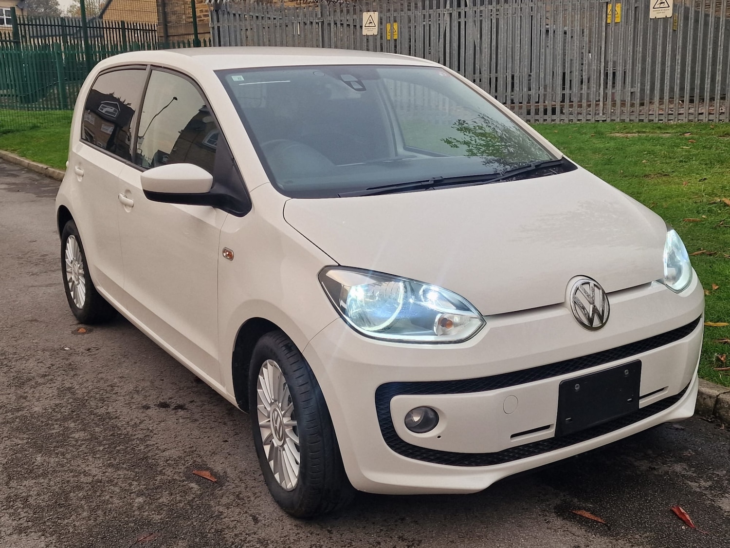 Used Volkswagen up! 2015 for sale - 76497118: Photo 18