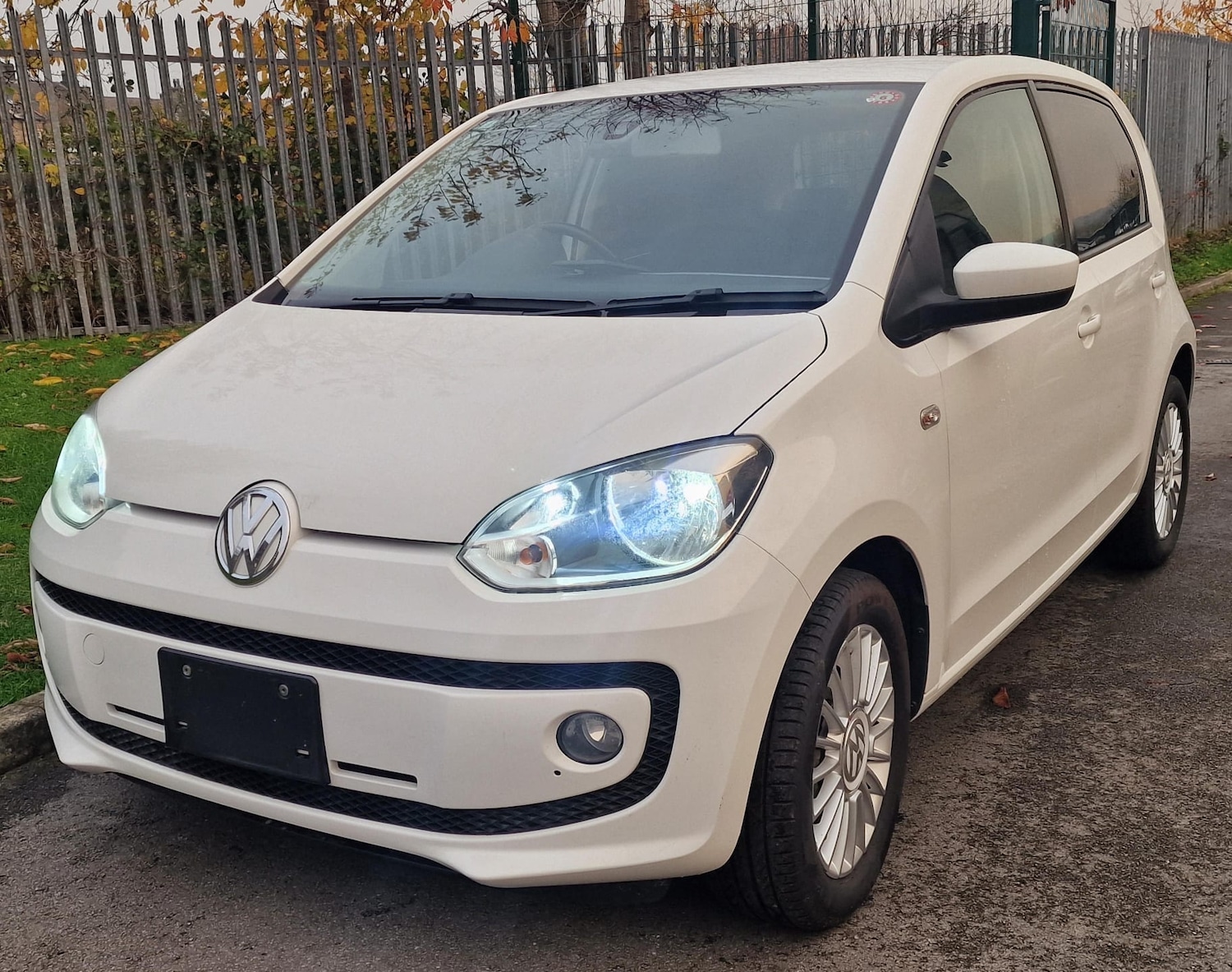 Used Volkswagen up! 2015 for sale - 76497118: Photo 3