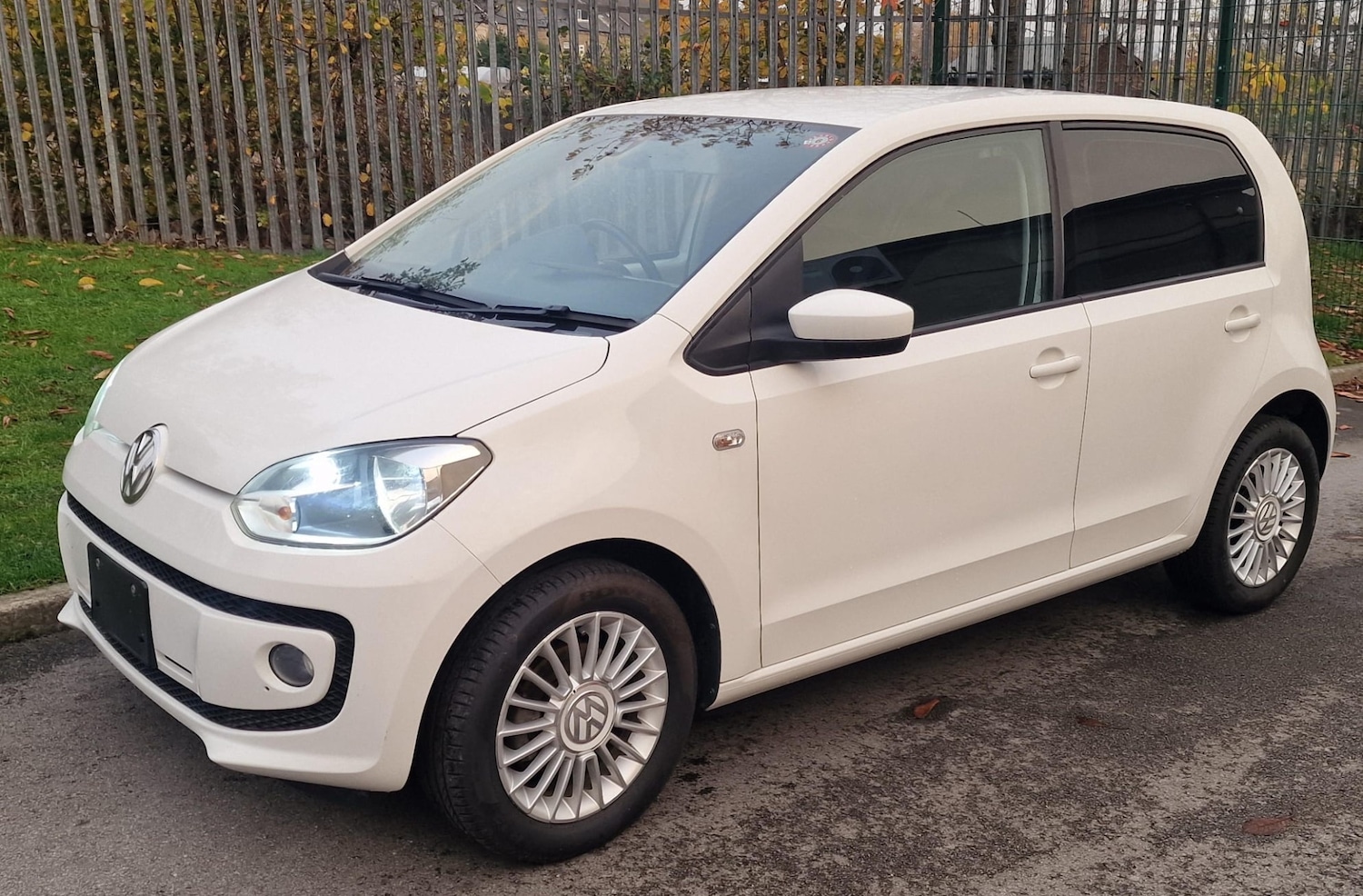 Used Volkswagen up! 2015 for sale - 76497118: Photo 4