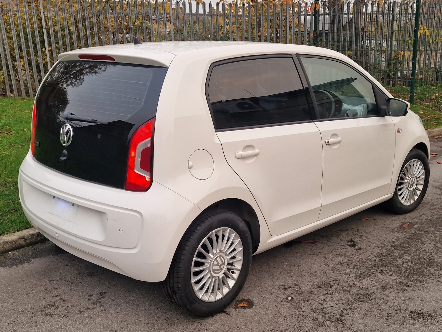 Used Volkswagen up! 2015 for sale - 76497118: Photo 8