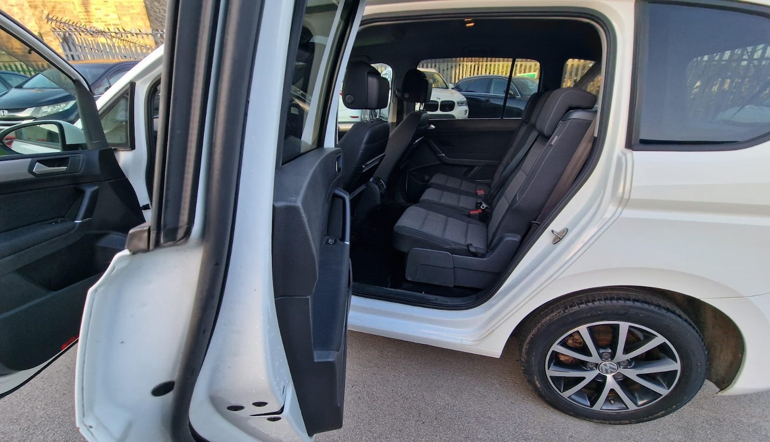 Used Volkswagen Touran 2016 for sale - 77896202: Photo 20