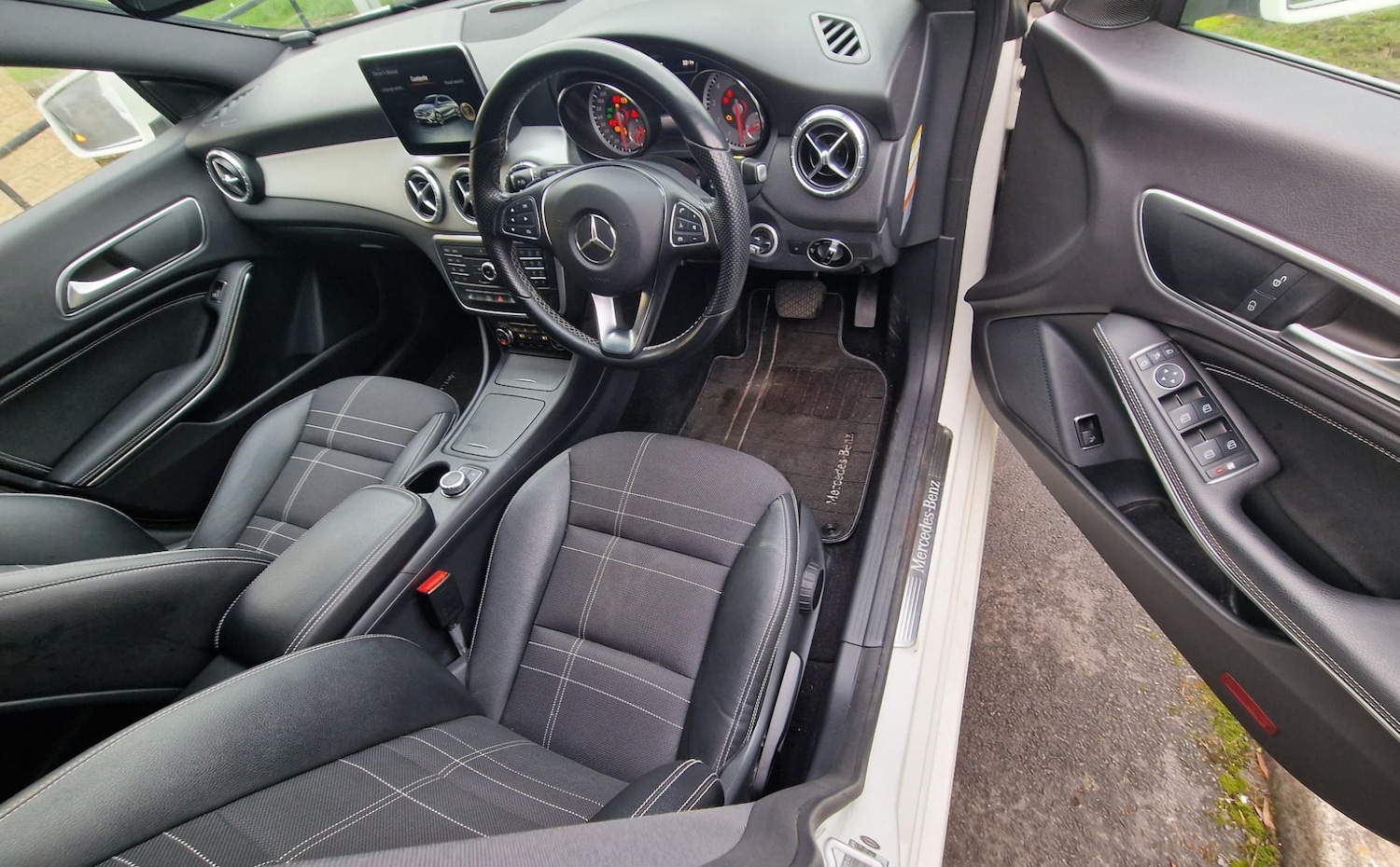 Used Ford Mondeo 2009 for sale - 77140449: Photo 28