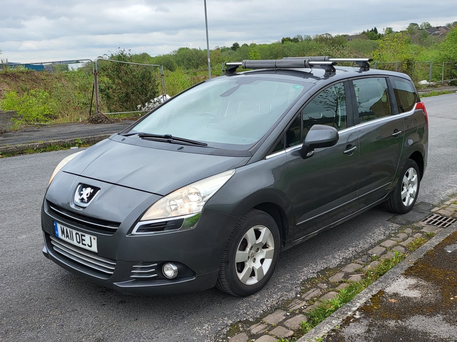 Used Peugeot 5008 2011 for sale - 76268780: Photo 3