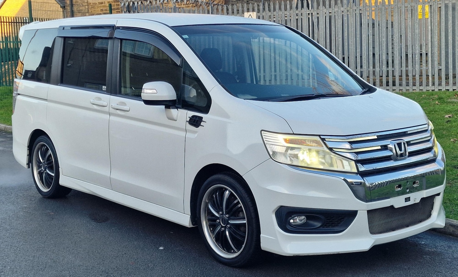 Used Honda Stepwagon 2013 for sale - 76858949: Photo 10