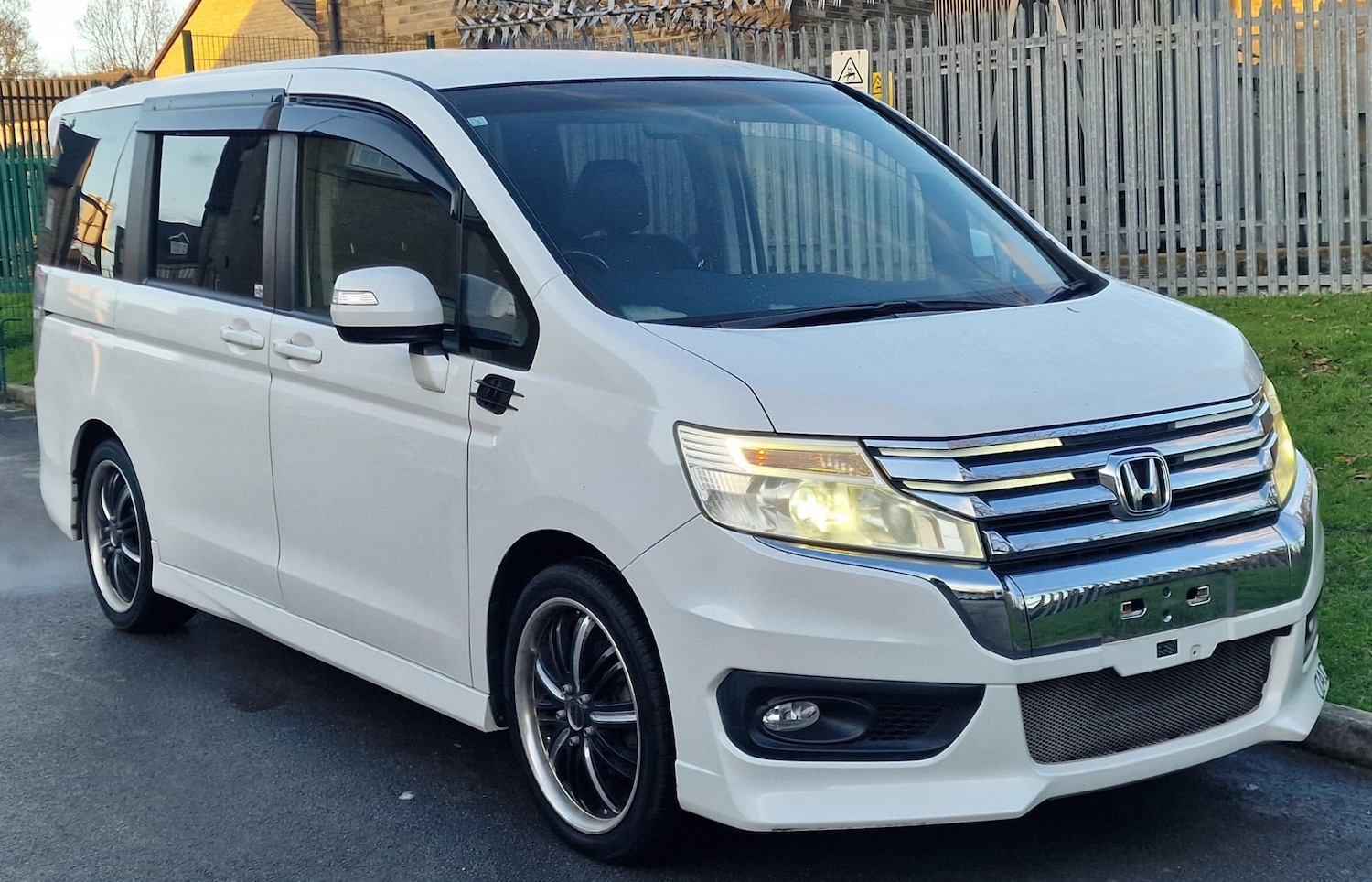 Used Honda Stepwagon 2013 for sale - 76858949: Photo 11