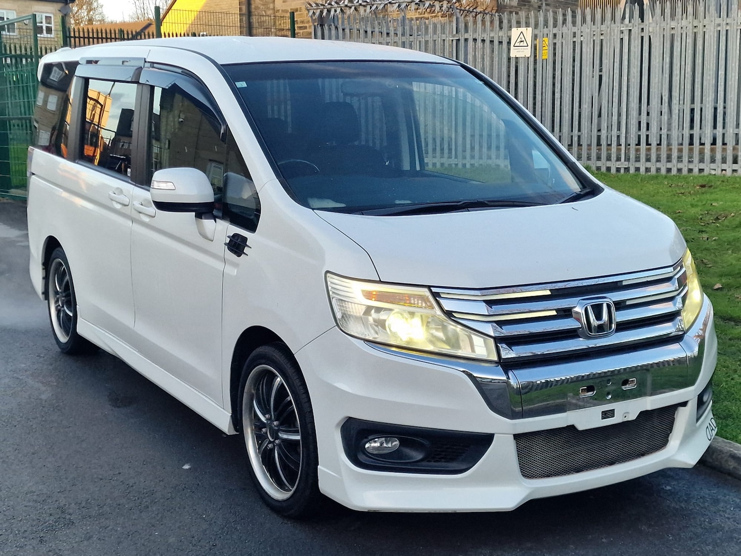 Used Honda Stepwagon 2013 for sale - 76858949: Photo 12