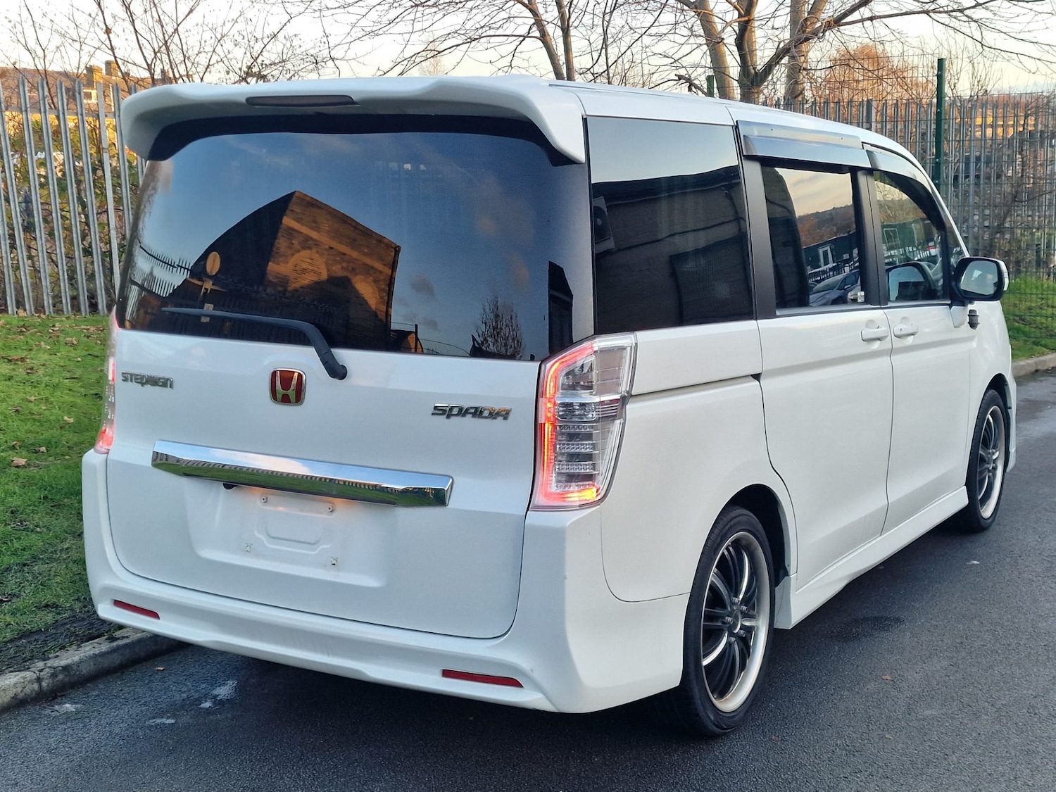 Used Honda Stepwagon 2013 for sale - 76858949: Photo 3