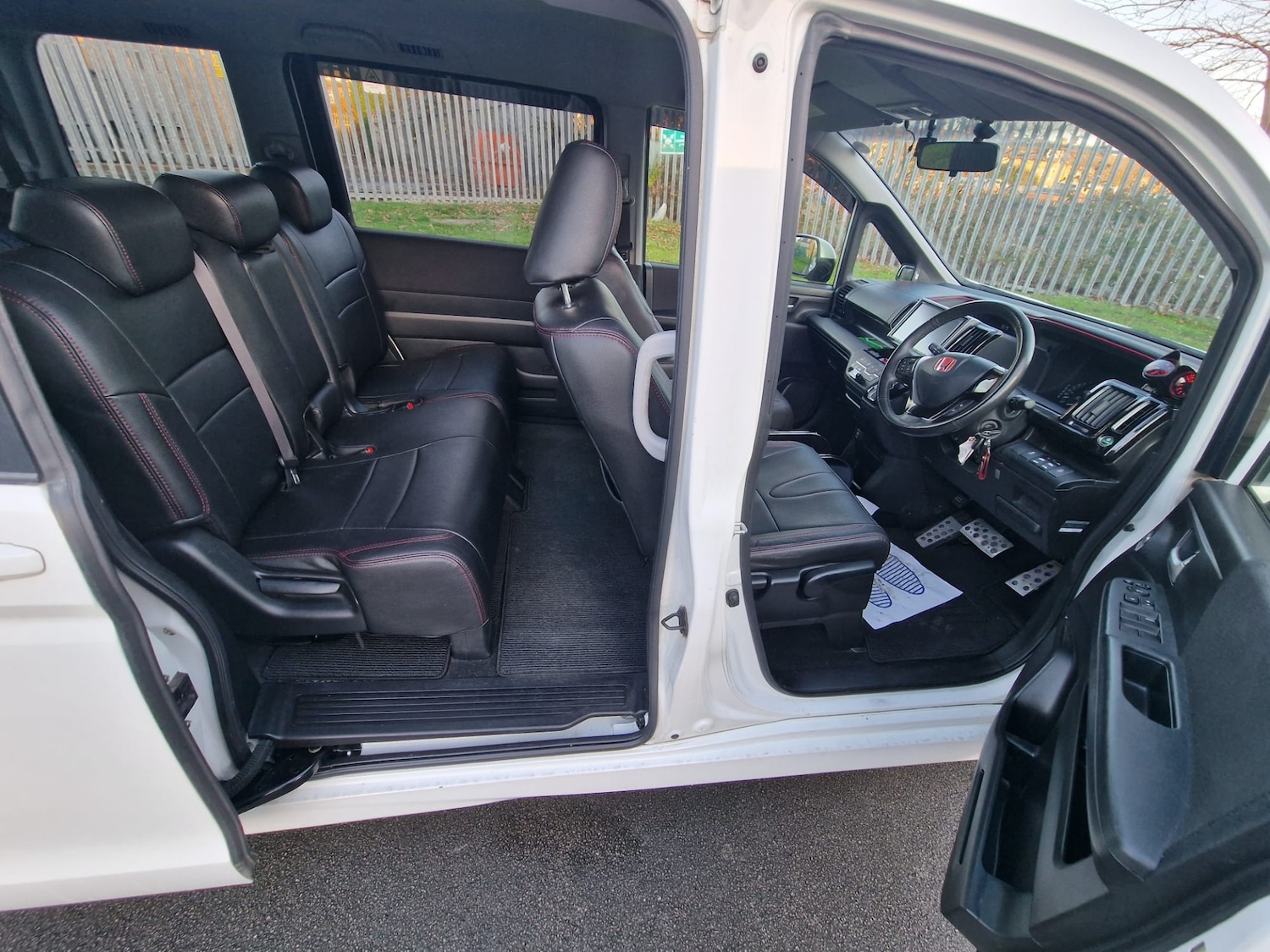 Used Honda Stepwagon 2013 for sale - 76858949: Photo 7