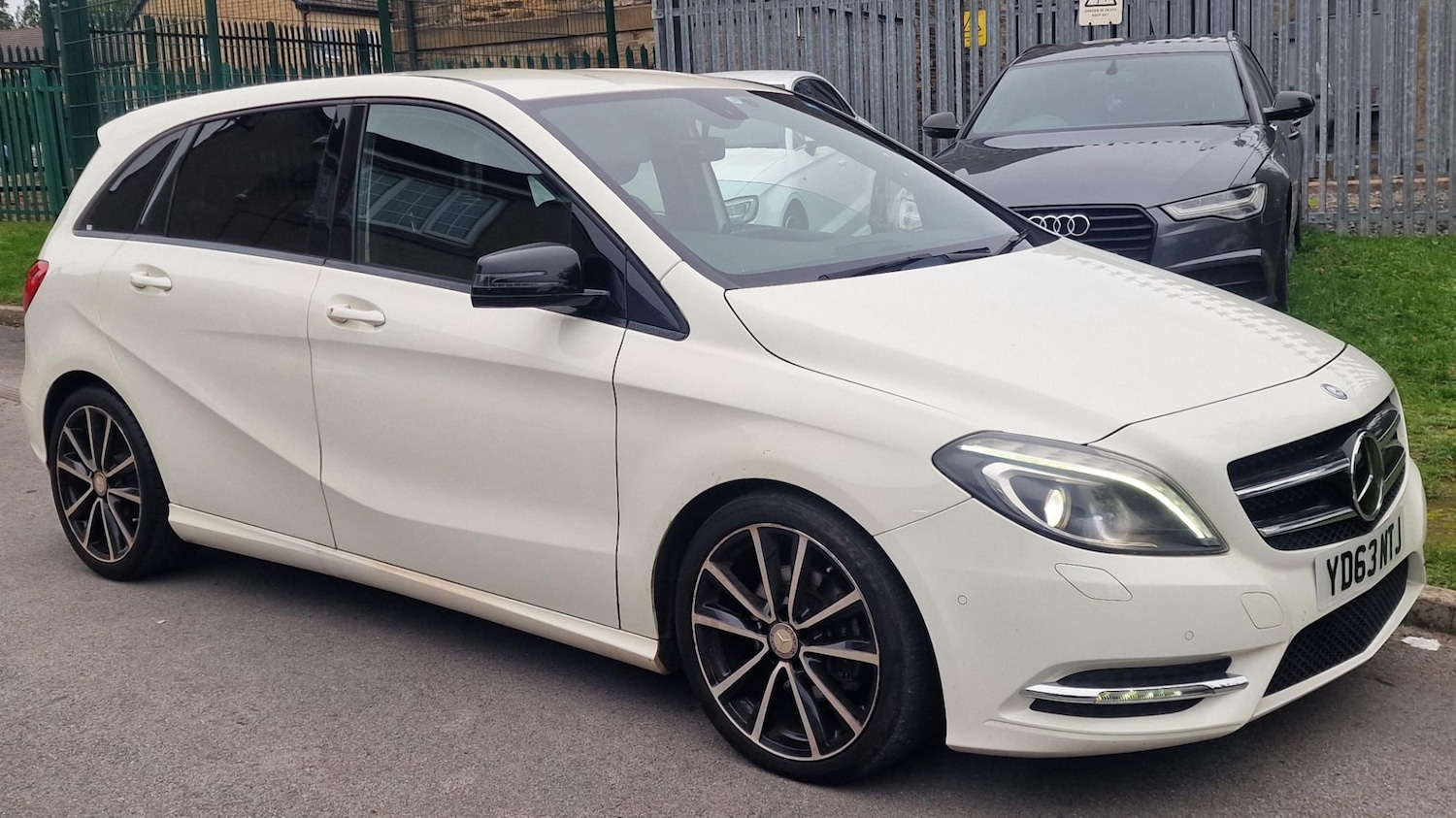 Used Mercedes-Benz B Class 2013 for sale - 74871786: Photo 32