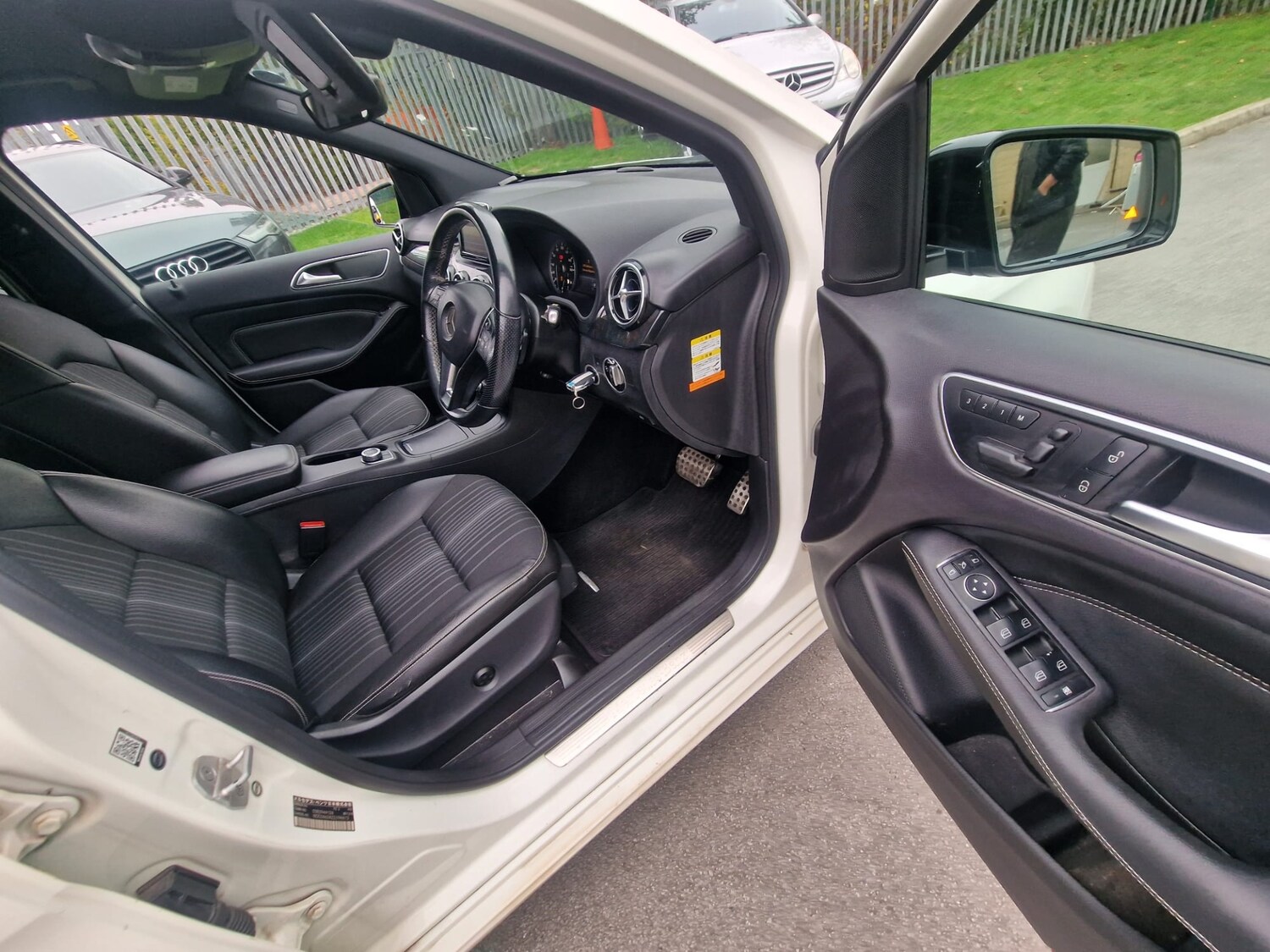 Used Mercedes-Benz B Class 2013 for sale - 74871786: Photo 38