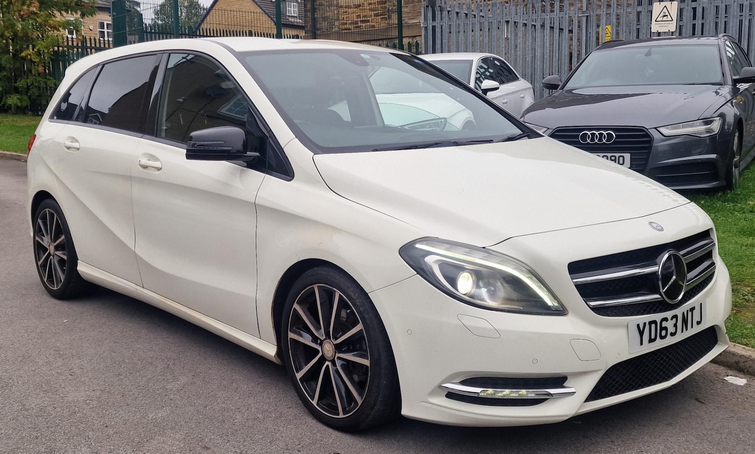 Used Mercedes-Benz B Class 2013 for sale - 74871786: Photo 39